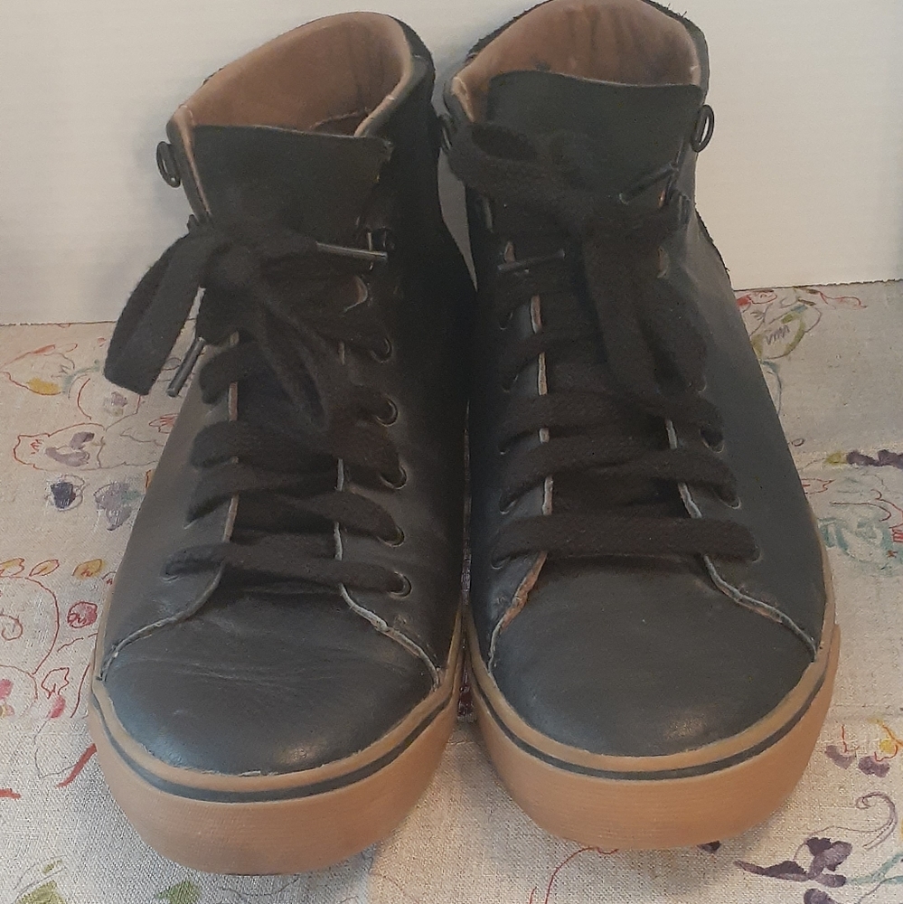 Mens Ugg Hoyt Luxe trainers size 9.5